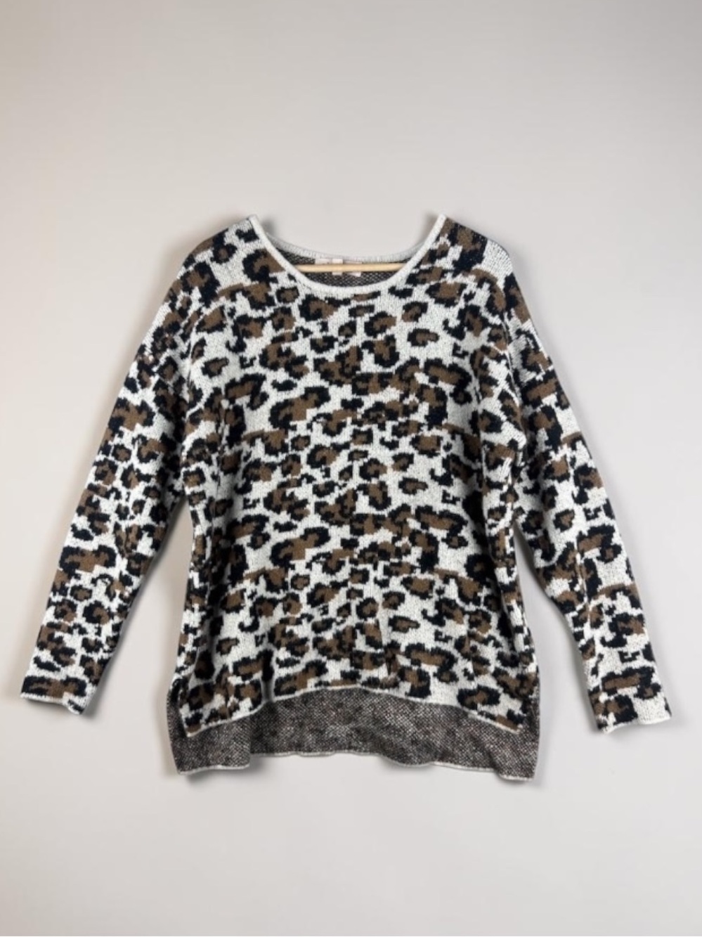 NWT PHILOSOPHY Women's Top Size Large Animal Print Sweater Hi Low Mob Wife